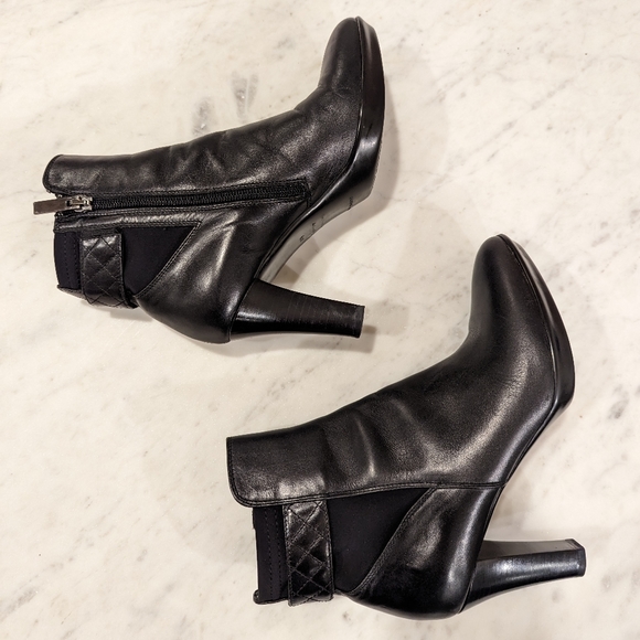 Aquatalia - Black Leather Ankle Boots, Size 6.5 - Picture 2 of 9